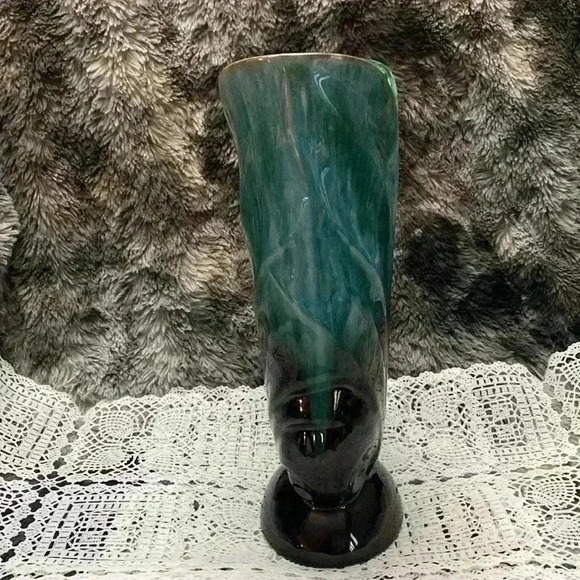 Vintage Blue Mountain Pottery BMP Large Open Leaf  Style Vase, Green Glaze - Picture 3 of 16